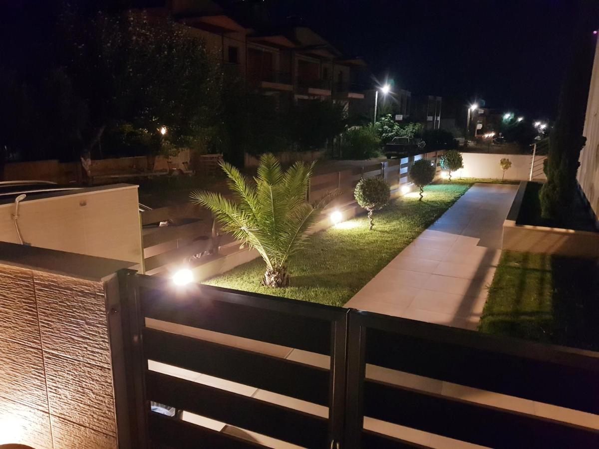 Luxury 2 Bed Studio, Semi-Ground Floor Nikiti (Sithonia) Exterior foto